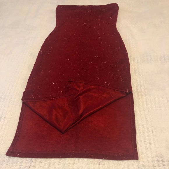 Beautiful women’s dress! - Picture 3 of 9